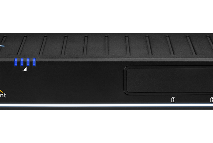 <h2><span style="text-decoration:underline"><strong>Cradlepoint E300 Branch Enterprise Router</strong></span></h2>