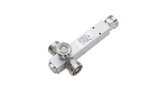 CommScope S-3-CPUSE-H-DI6 3-Way High Power Splitter is a premium RF signal splitter designed for indoor and outdoor applications, ensuring. With 7-16 DIN female connectors, silver-plated inner contacts, and a trimetal-plated outer finish, this splitter delivers low insertion loss, excellent VSWR performance, and high-power handling capabilities.